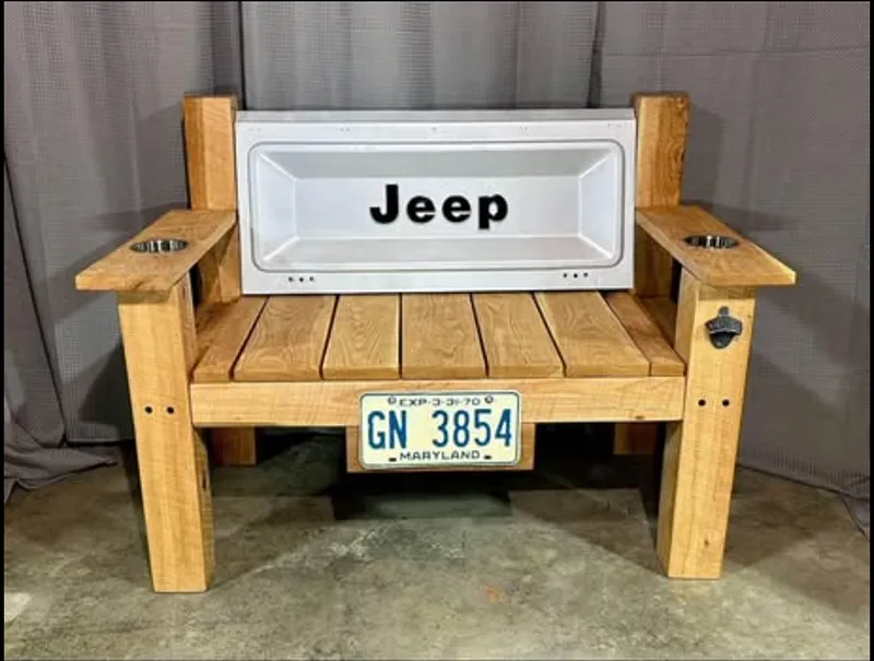 white jeep tailgate bench