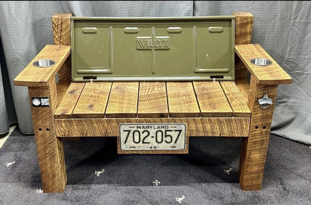 Willy's Tailgate Bench